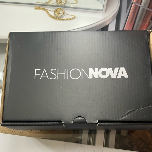 heels with sparkling stones !! 4.5 height - Picture 4 of 5